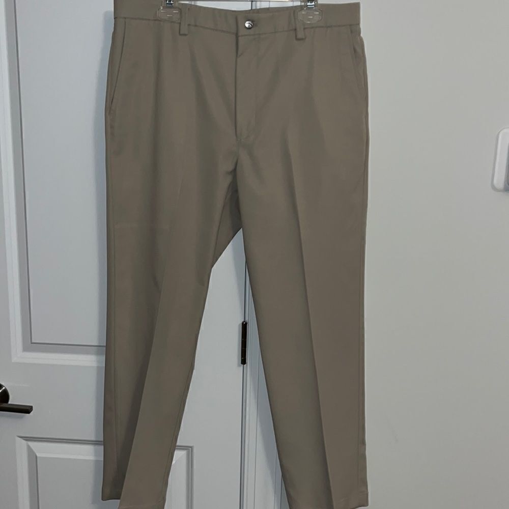 Beige tan Callaway polyester performance flat front golf pants trousers 36 x 30